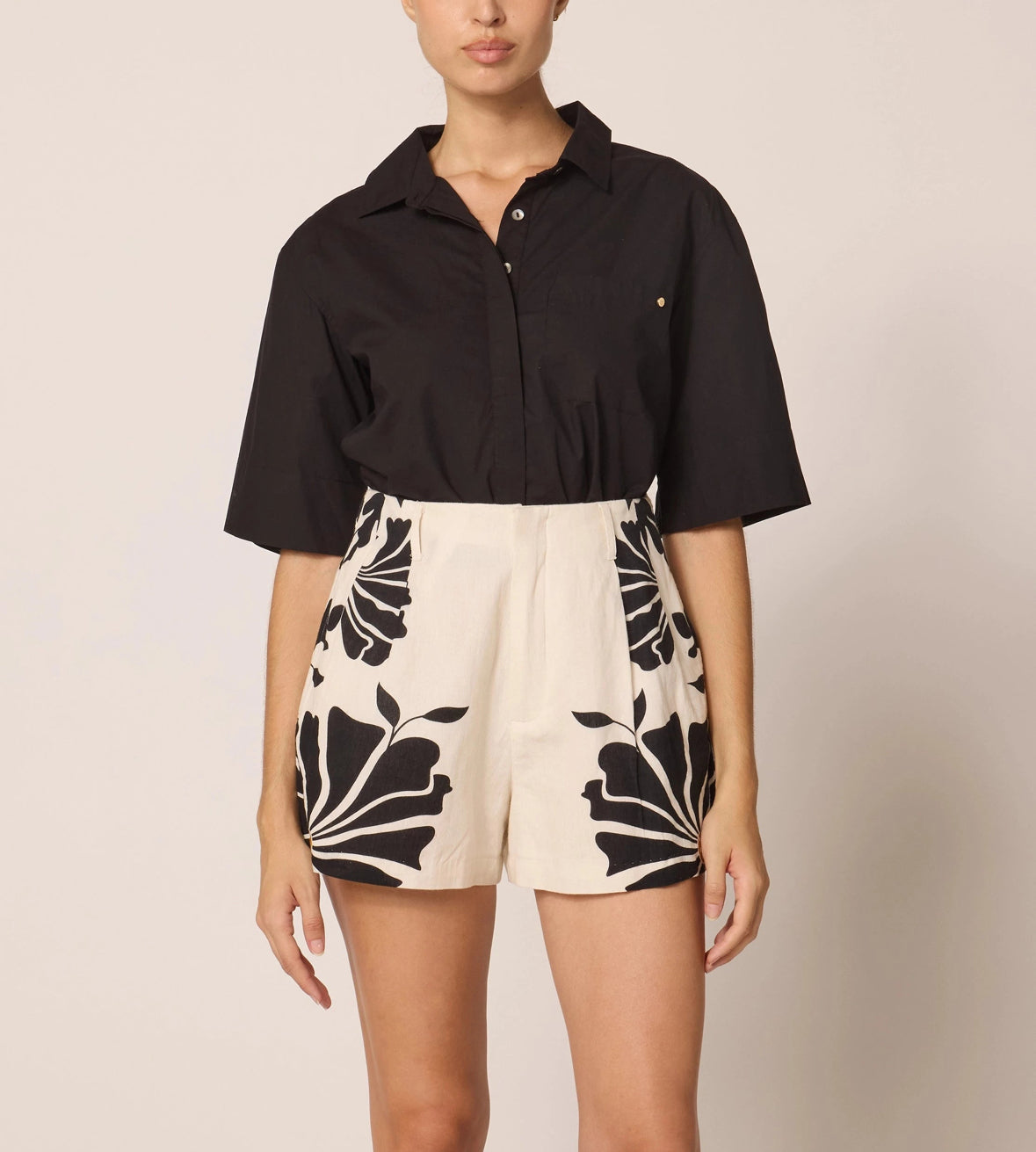 Neutral Hawaiian shorts